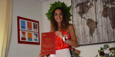 Odontoiatria, festa grande per Morena, studentessa modello laureata alla Vanvitelli.